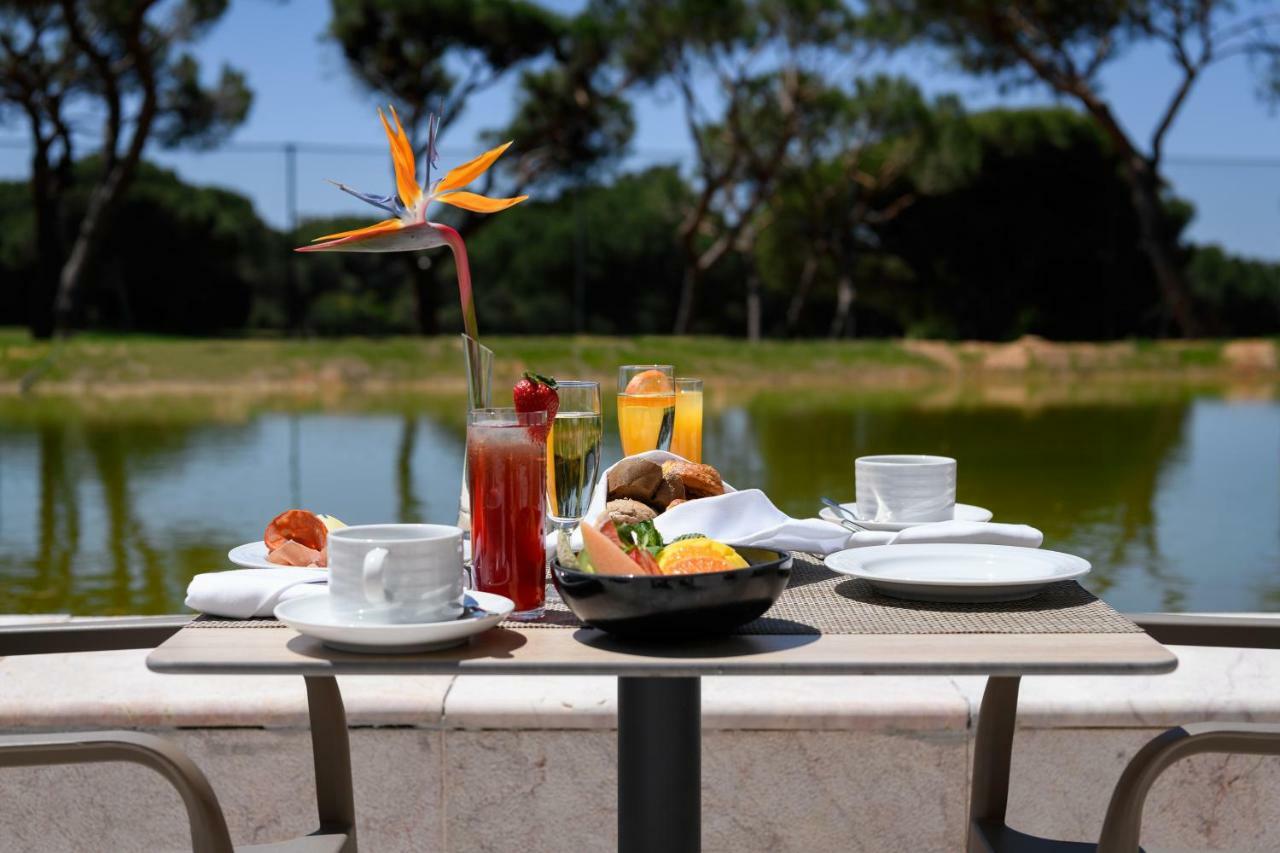 Pestana Vila Sol - Vilamoura Premium Golf Resort Exteriér fotografie Breakfast at the Hotel