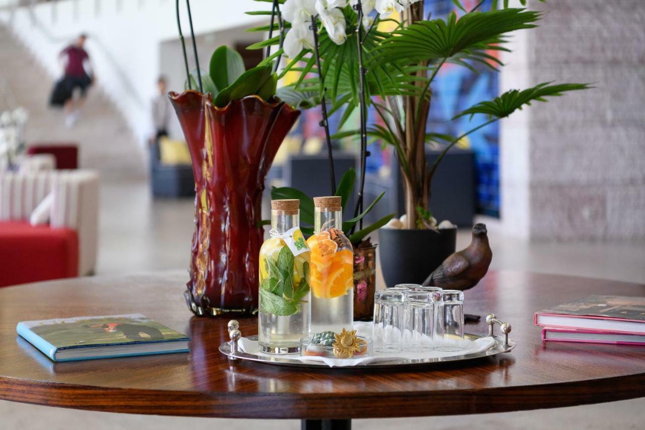 Pestana Vila Sol - Vilamoura Premium Golf Resort Exteriér fotografie A bottle of infused water