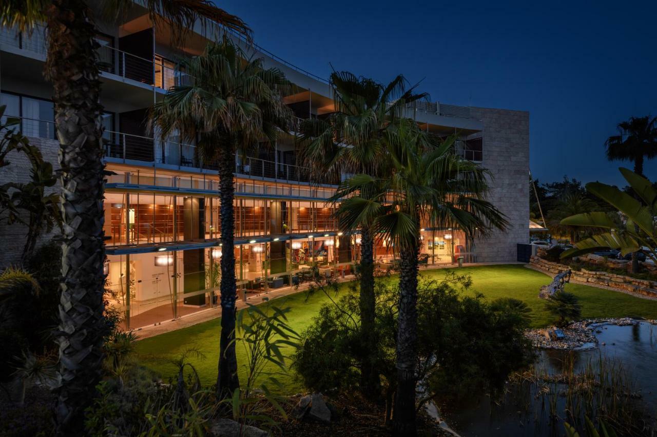 Pestana Vila Sol - Vilamoura Premium Golf Resort Exteriér fotografie The hotel at night