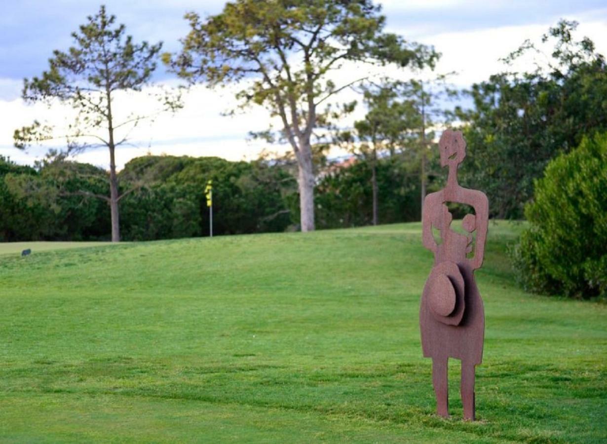 Pestana Vila Sol - Vilamoura Premium Golf Resort Exteriér fotografie Sculpture in the grounds of the University of Queensland, St Lucia campus
